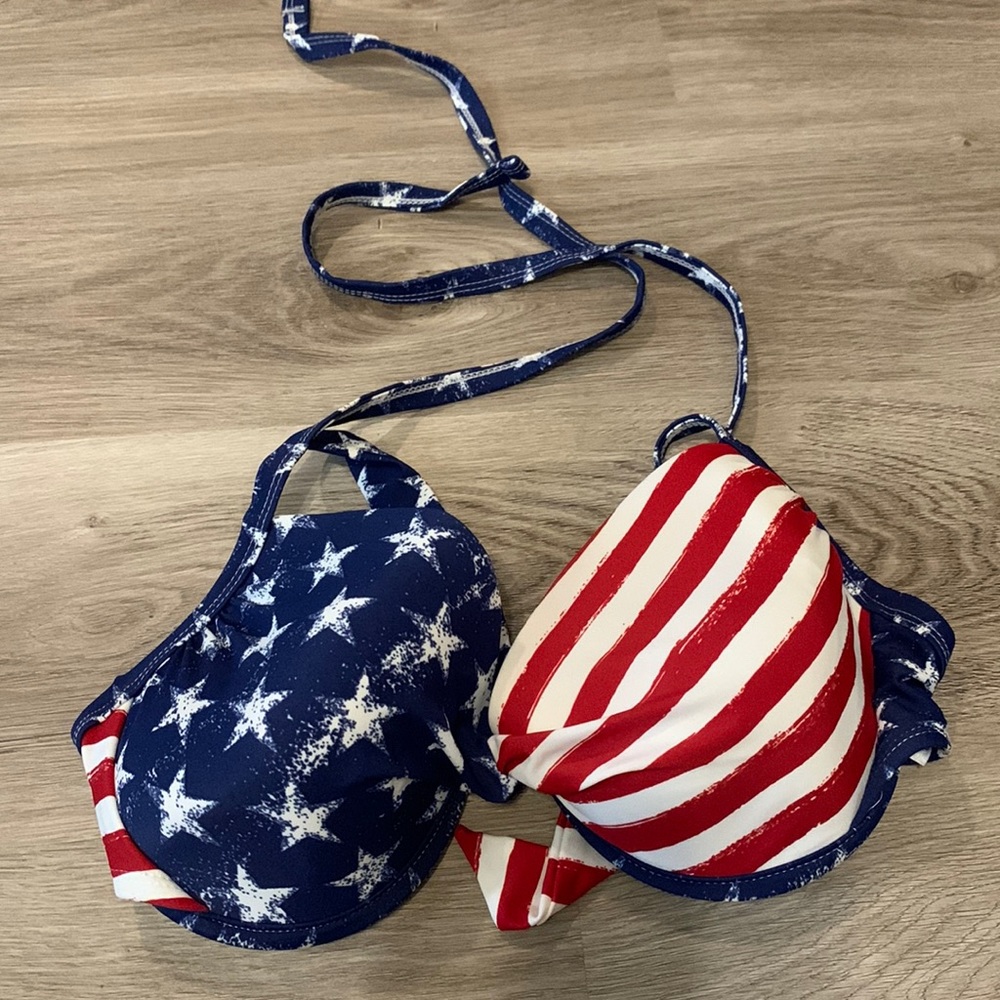 Xhilaration Red, white & blue Stars & Stripes Bikini Top D/DD